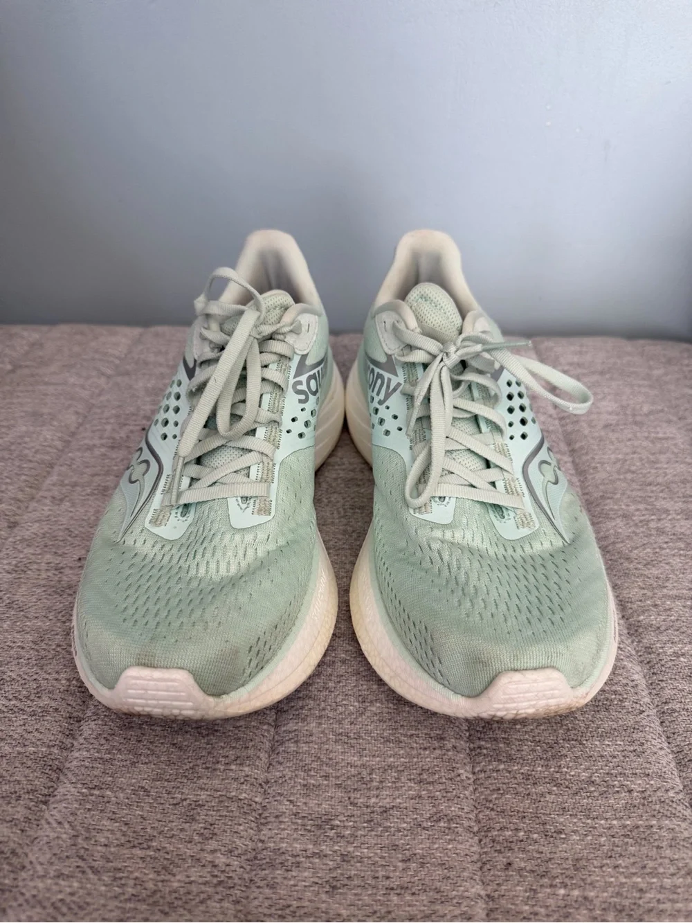 Saucony Ride 17 Women’s size 10 Jade/White